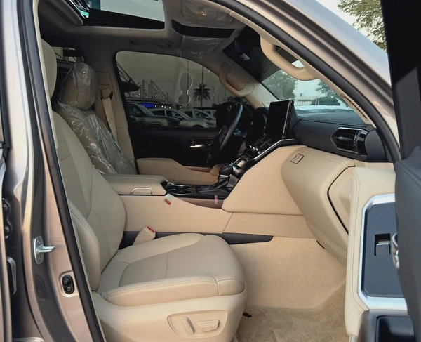 2024 Toyota Land Cruiser GXR 3.5 Twin Turbo, Under Warranty, GCC Specifications