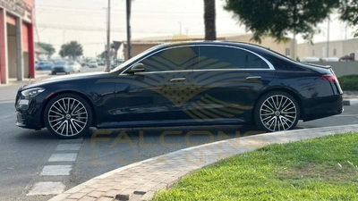 Mercedes-Benz S 500 4MATIC MODEL 2022 - NO ACCIDENT OR PAINT AMG Package-3