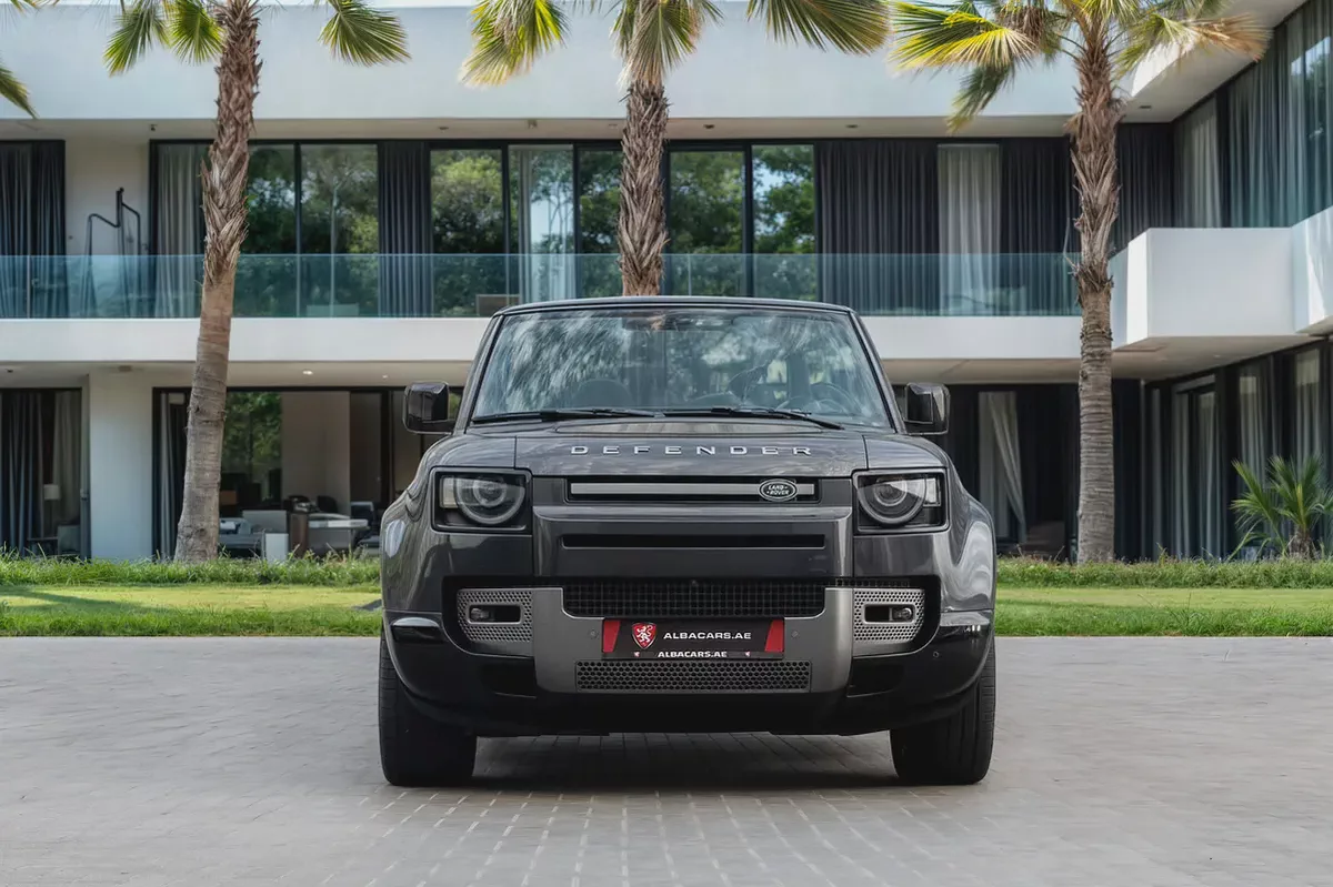 7,638 P.M |  Defender 110 P400 X-Dynamic HSE | 0% Downpayment | Perfect Condition!-3-3