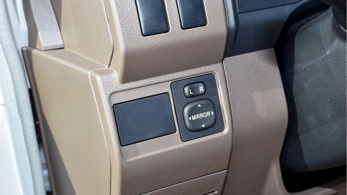 Toyota Land Cruiser 70 LC78 4.0L Double Tank Auto Transmission