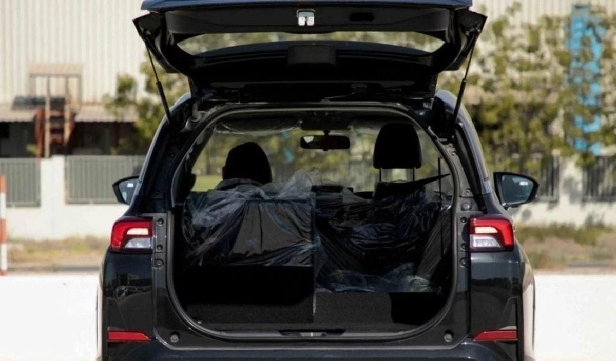 Toyota Veloz Toyota Veloz V 1.5 - Black inside Black 2025-1-1