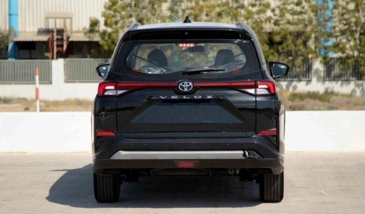 Toyota Veloz Toyota Veloz V 1.5 - Black inside Black 2025-13-13