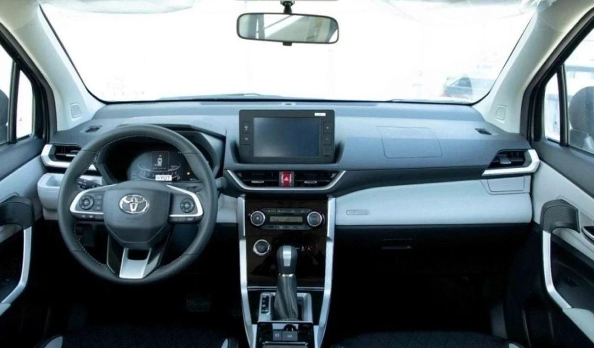 Toyota Veloz Toyota Veloz V 1.5 - Black inside Black 2025-4-4