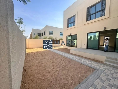 Prestigious House | Brand New End Unit | Gated Community-2