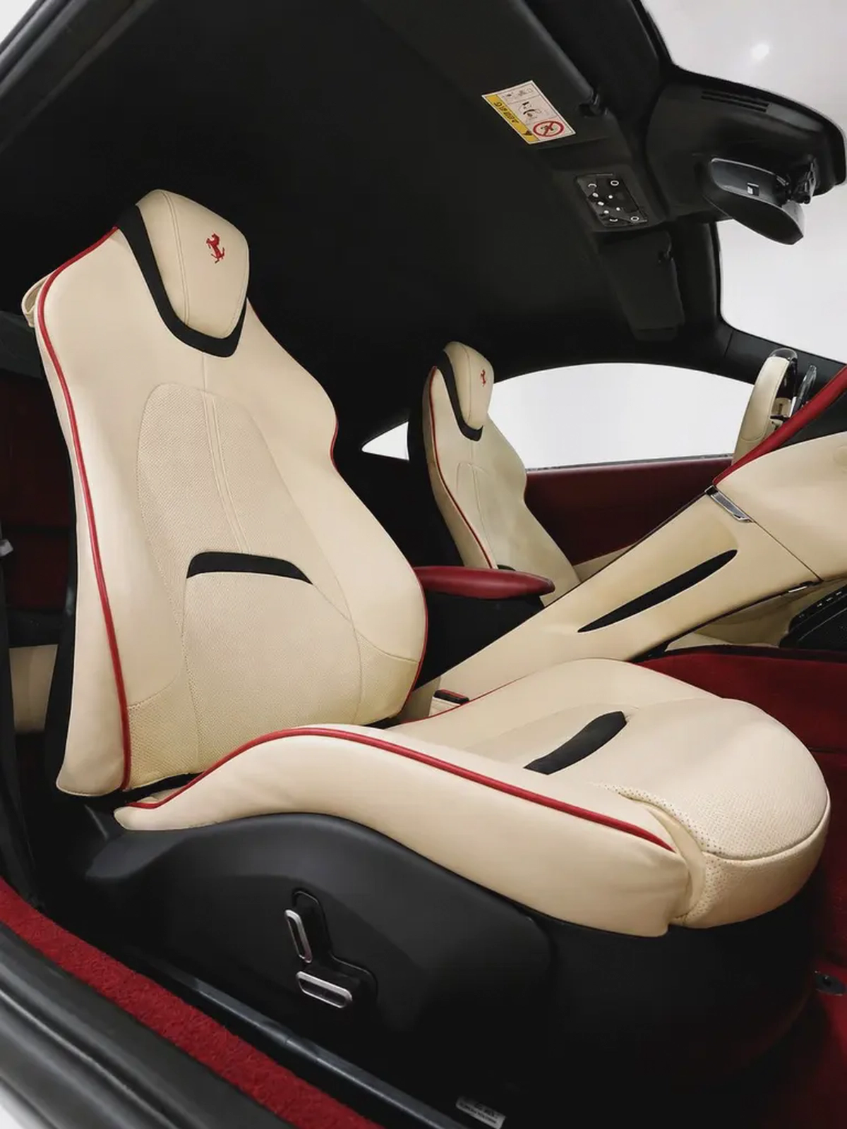 Ferrari Roma 2022 - 27,000 kms
