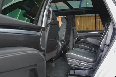 2025 - CADILLAC ESCALADE SPORT PLATINUM - Prestige Condition for 444,000.00 AED-13