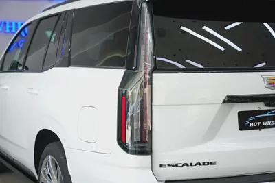 2025 - CADILLAC ESCALADE SPORT PLATINUM - Prestige Condition for 444,000.00 AED-5