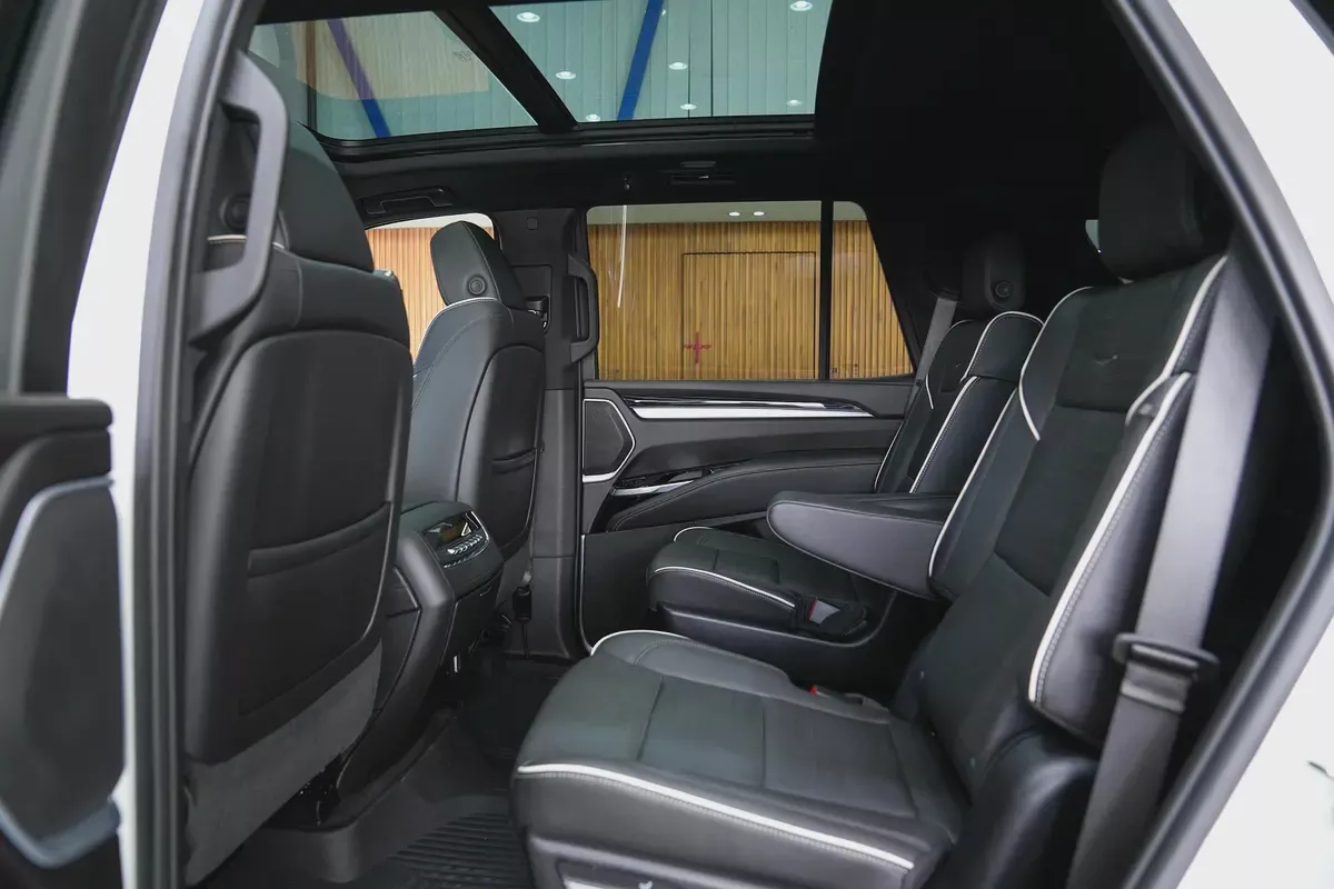 2025 - CADILLAC ESCALADE SPORT PLATINUM - Prestige Condition for 444,000.00 AED-14-14
