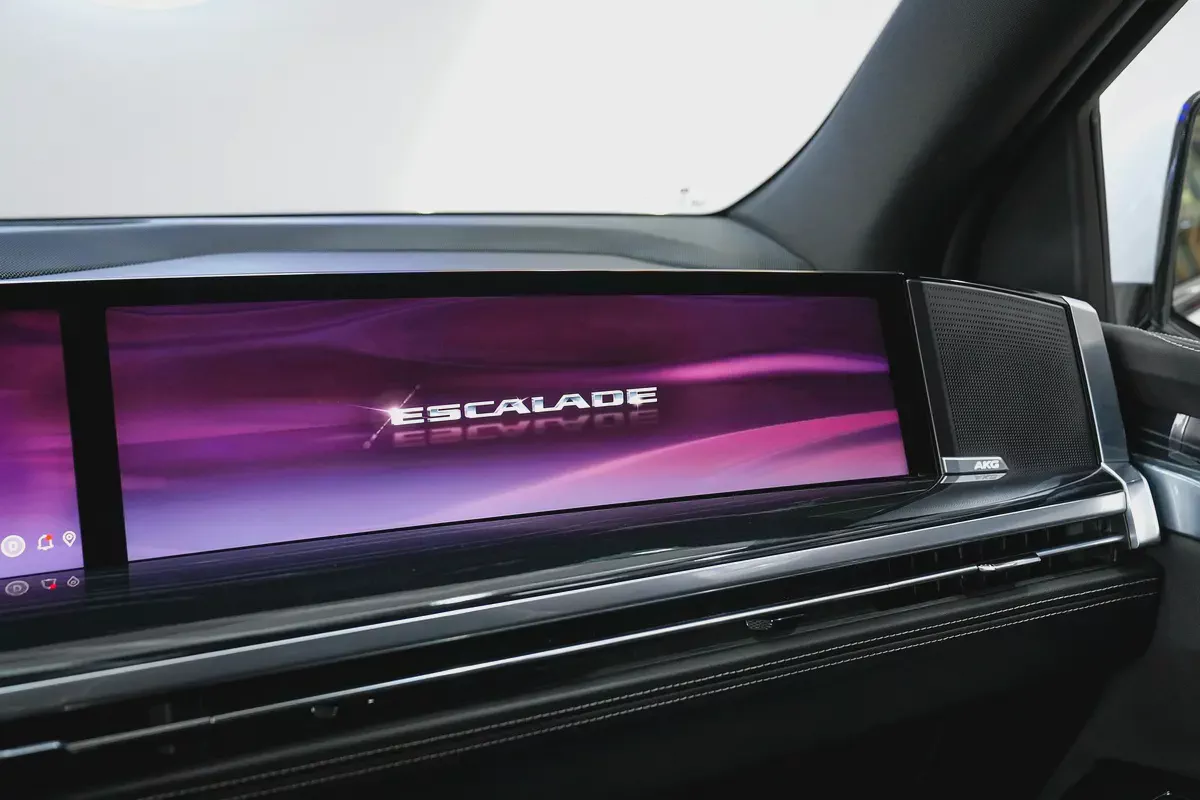 2025 - CADILLAC ESCALADE SPORT PLATINUM - Prestige Condition for 444,000.00 AED-18-18