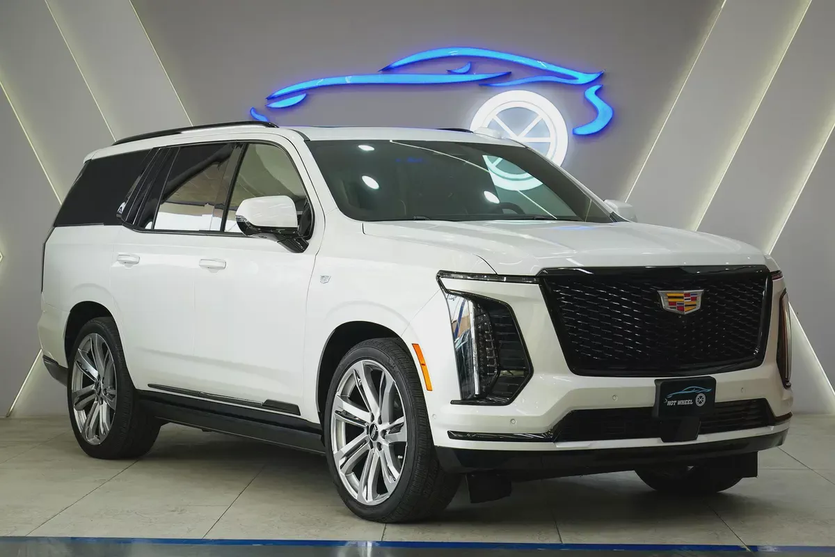 2025 - CADILLAC ESCALADE SPORT PLATINUM - Prestige Condition for 444,000.00 AED-2-2
