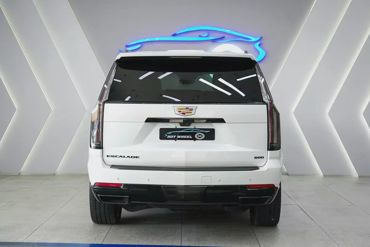 2025 - CADILLAC ESCALADE SPORT PLATINUM - Prestige Condition for 444,000.00 AED-3-3