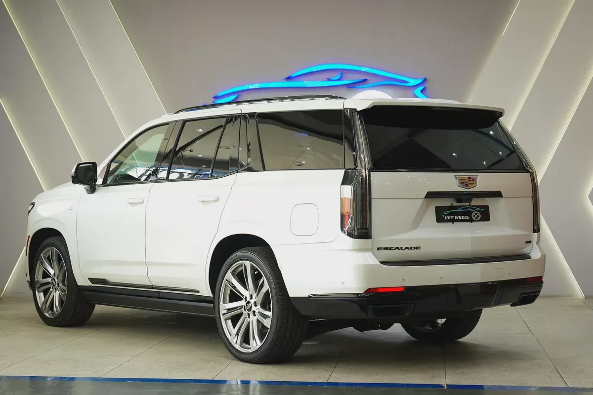 2025 - CADILLAC ESCALADE SPORT PLATINUM - Prestige Condition for 444,000.00 AED-4-4