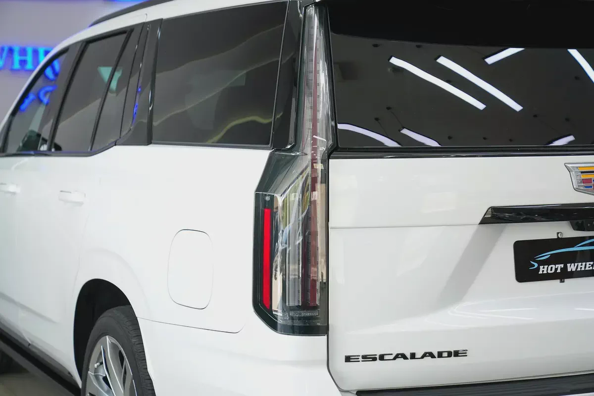2025 - CADILLAC ESCALADE SPORT PLATINUM - Prestige Condition for 444,000.00 AED-5-5