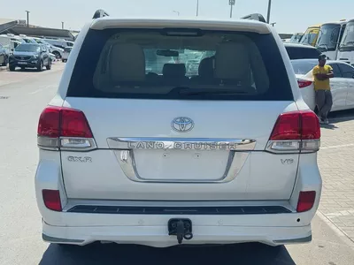 Toyota landcruiser 2010 v6 white color GCC calen car-10