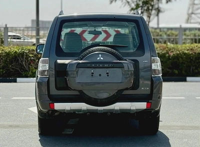2012 Mitsubishi Pajero GLS V6 AWD G.C.C-9