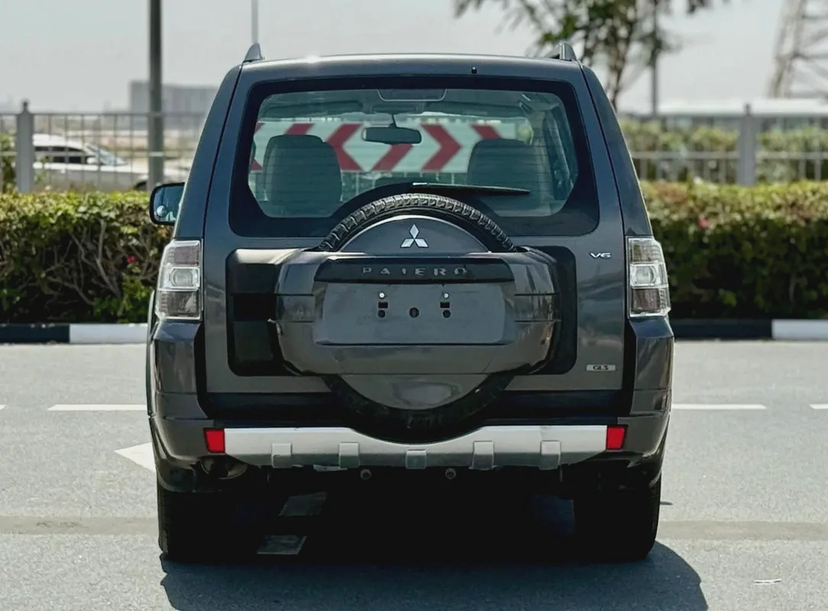 2012 Mitsubishi Pajero GLS V6 AWD G.C.C-9-9