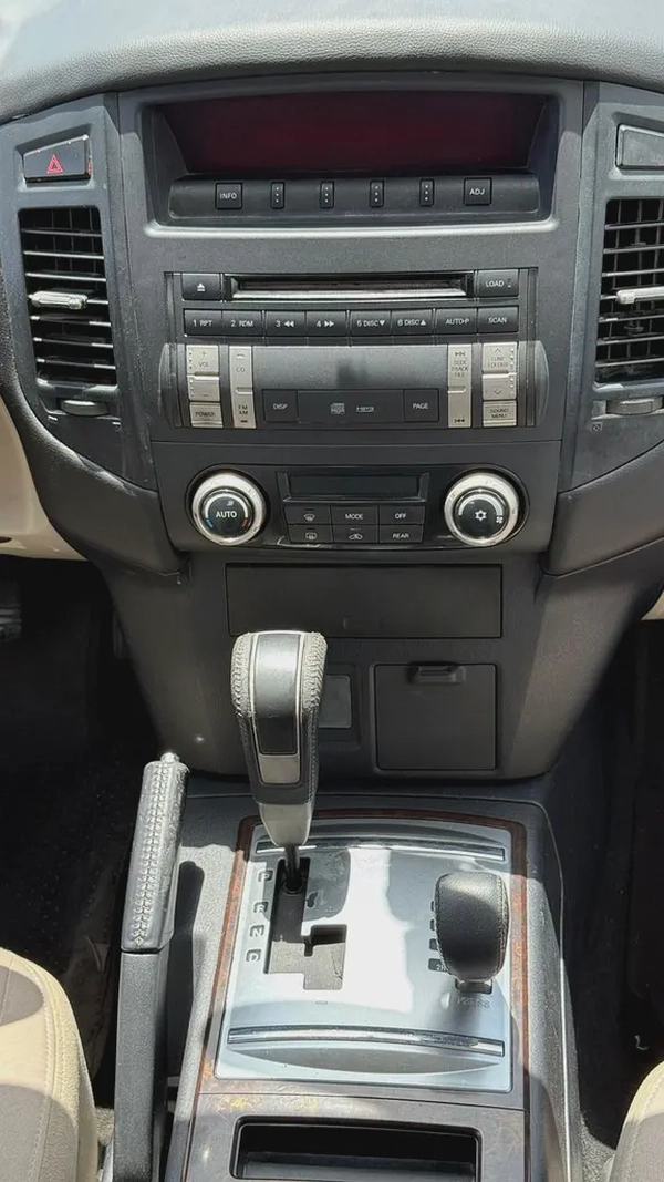 2012 Mitsubishi Pajero GLS V6 AWD G.C.C