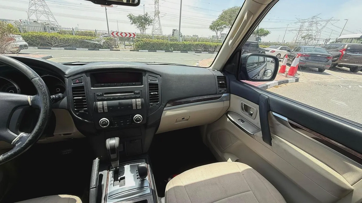 2012 Mitsubishi Pajero GLS V6 AWD G.C.C-14-14