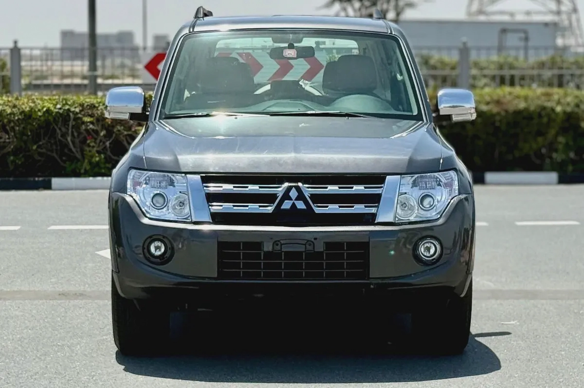 2012 Mitsubishi Pajero GLS V6 AWD G.C.C-4-4