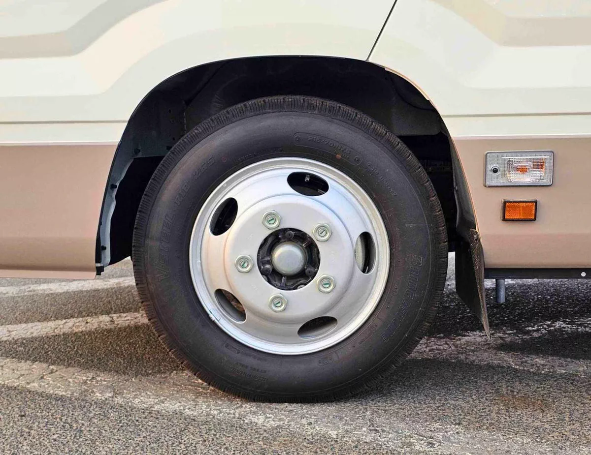 Toyota Coaster 2.7L PETROL M/T DUAL TONE || 23 SEATER | AUTO DOOR | HLF LUGGAGE RACK (CODE # COPB)-5-0