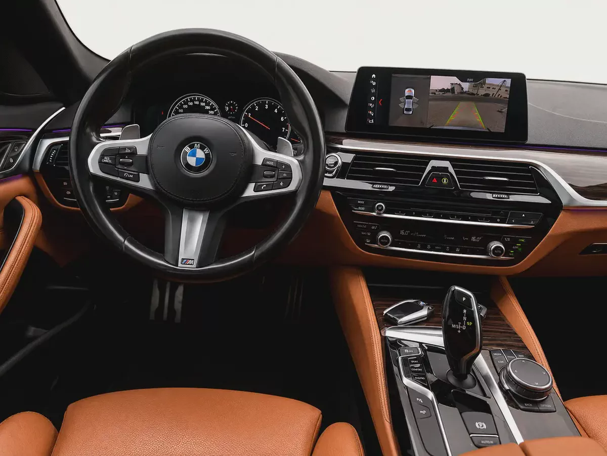 AED 1,183 P.M |BMW 5-Series 520i M Sport 2018 | GCC Specs | Pristine Condition-16-16