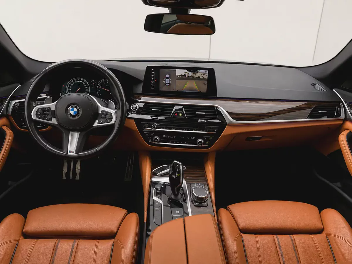 AED 1,183 P.M |BMW 5-Series 520i M Sport 2018 | GCC Specs | Pristine Condition-17-17