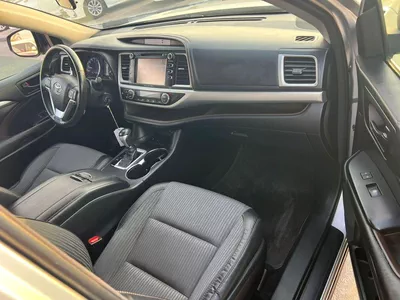 Toyota Highlander LE 2017 Toyota Highlander - MidOption - 3.5L V6 - Full 7 Seater - Trunk Auto-10