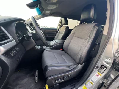 Toyota Highlander LE 2017 Toyota Highlander - MidOption - 3.5L V6 - Full 7 Seater - Trunk Auto-13