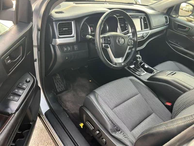 Toyota Highlander LE 2017 Toyota Highlander - MidOption - 3.5L V6 - Full 7 Seater - Trunk Auto-14