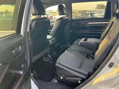Toyota Highlander LE 2017 Toyota Highlander - MidOption - 3.5L V6 - Full 7 Seater - Trunk Auto-17
