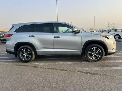 Toyota Highlander LE 2017 Toyota Highlander - MidOption - 3.5L V6 - Full 7 Seater - Trunk Auto-3
