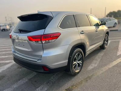 Toyota Highlander LE 2017 Toyota Highlander - MidOption - 3.5L V6 - Full 7 Seater - Trunk Auto-5