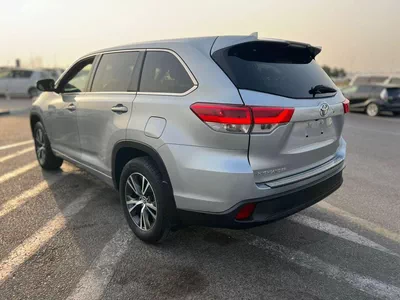 Toyota Highlander LE 2017 Toyota Highlander - MidOption - 3.5L V6 - Full 7 Seater - Trunk Auto-6