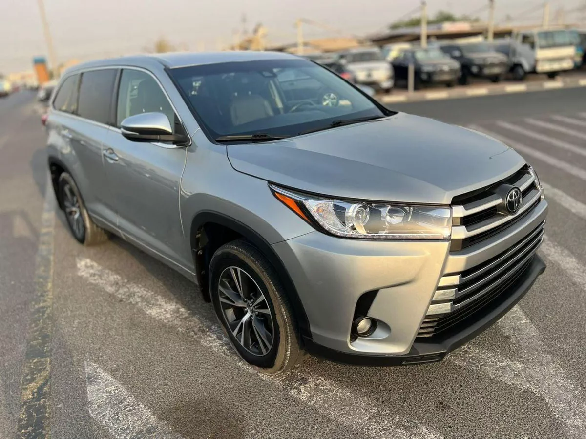 Toyota Highlander LE 2017 Toyota Highlander - MidOption - 3.5L V6 - Full 7 Seater - Trunk Auto