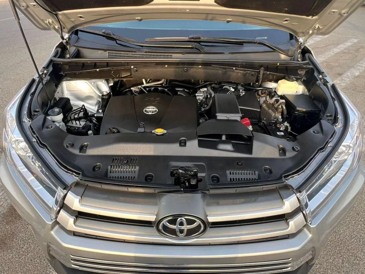Toyota Highlander LE 2017 Toyota Highlander - MidOption - 3.5L V6 - Full 7 Seater - Trunk Auto-22-0