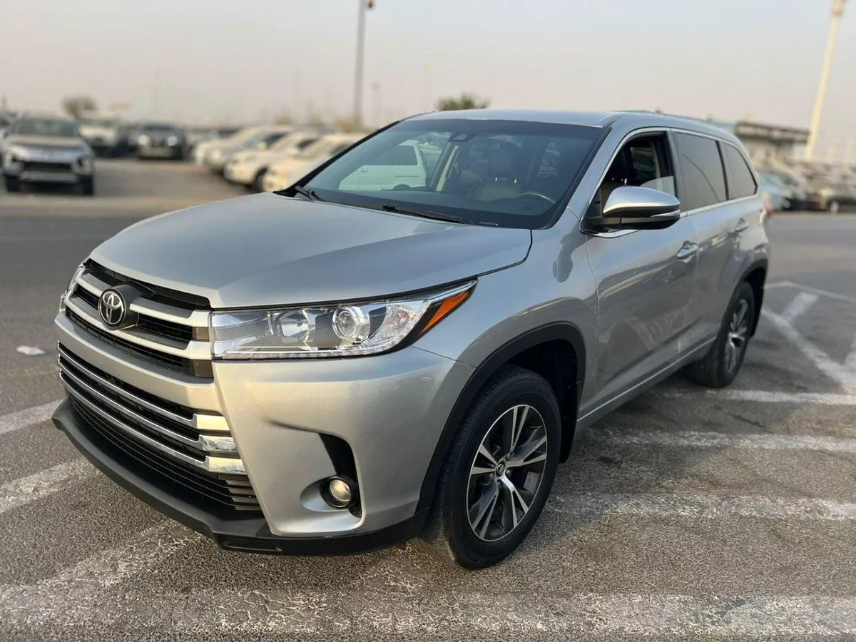 Toyota Highlander LE 2017 Toyota Highlander - MidOption - 3.5L V6 - Full 7 Seater - Trunk Auto-1-0