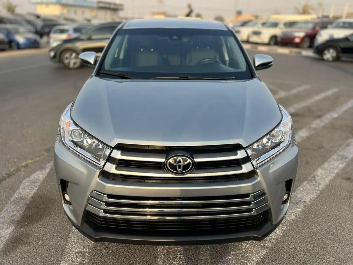 Toyota Highlander LE 2017 Toyota Highlander - MidOption - 3.5L V6 - Full 7 Seater - Trunk Auto-2-0