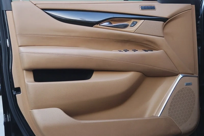 Cadillac Escalade Platinum 2018 Full Option-10