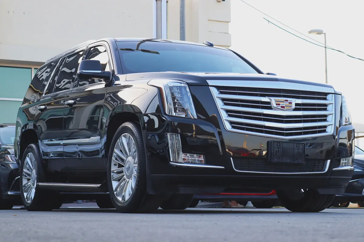 Cadillac Escalade Platinum 2018 Full Option-2-2