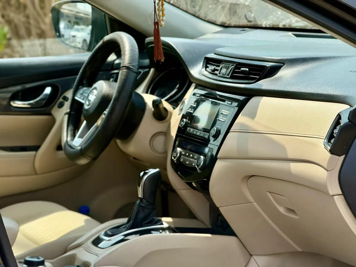 NISSAN X-TRAIL SV GCC SPECS-4-4
