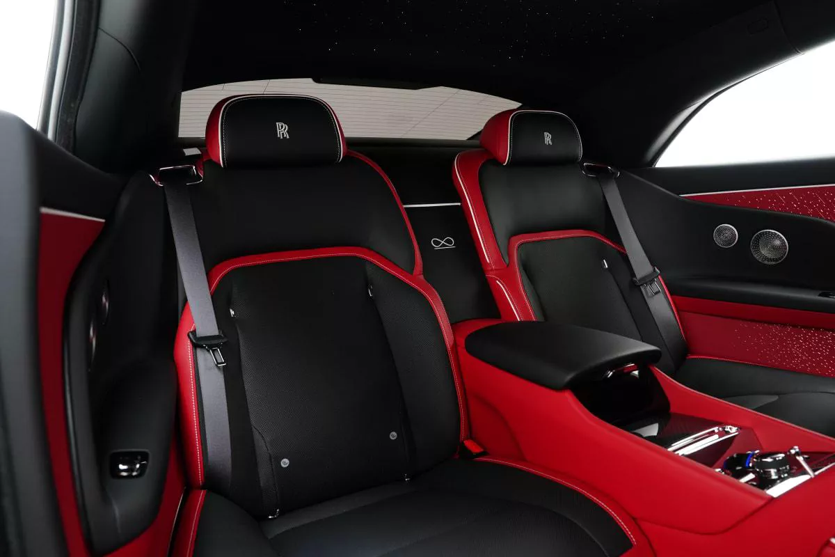 Rolls-Royce Spectre Black Badge-6-6