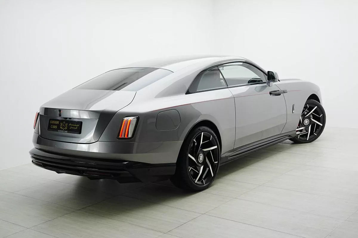 Rolls-Royce Spectre Black Badge-2-2