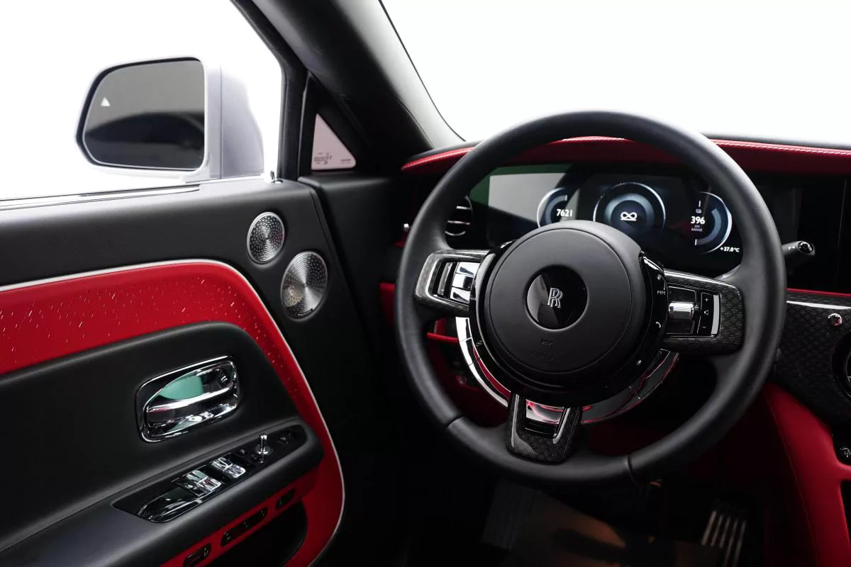 Rolls-Royce Spectre Black Badge-3-3