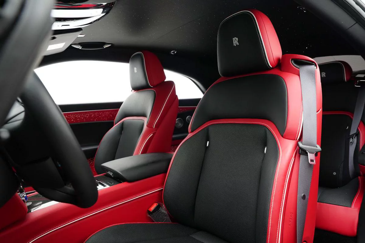 Rolls-Royce Spectre Black Badge-16-16