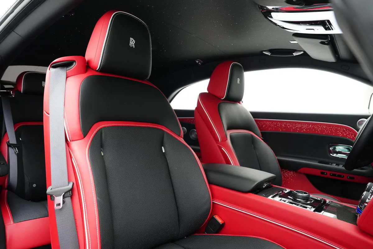 Rolls-Royce Spectre Black Badge-13-13
