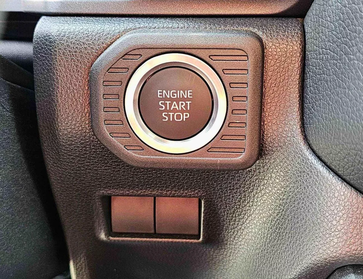 Toyota Prado VXR ALL ROUNDER | MID OPTION | 2.4L PETROL V4 | LETHAER WITH DRIVER PWR SEAT | COOL BOX (CODE#PPARS)-16-0