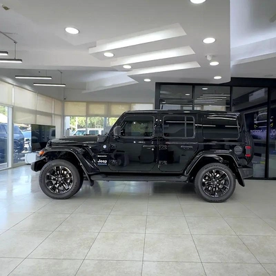 2024 Jeep Wrangler Sahara 4xe-8