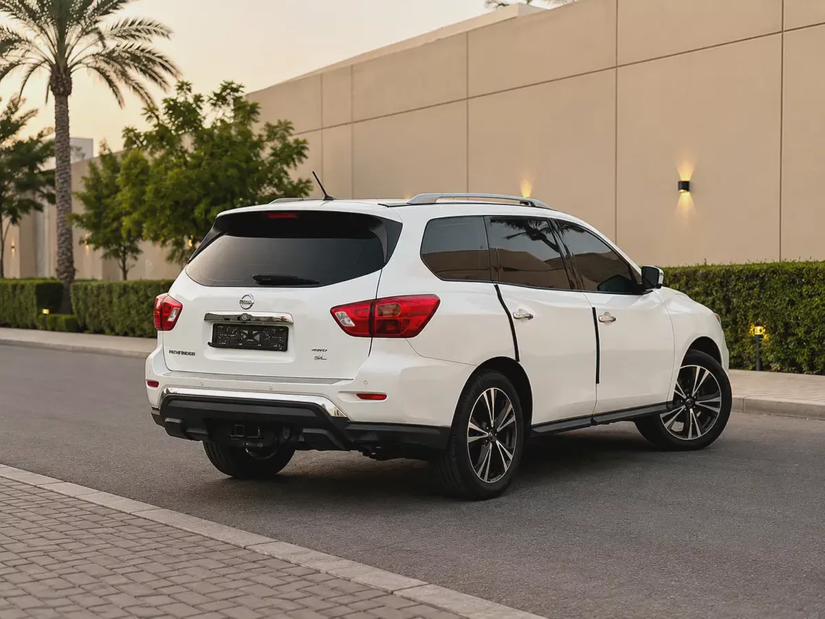 AED 873 P.M | 2018 Nissan Pathfinder SL | GCC Specs | Low Mileage | Family SUV-3-3