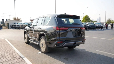 Lexus LX600-11