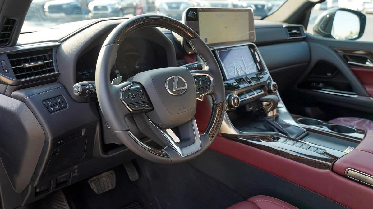 Lexus LX600